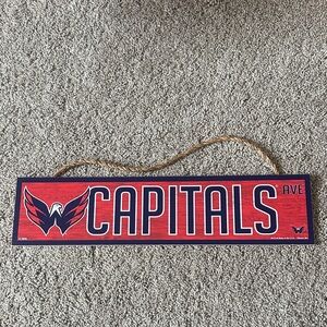Capitals Avenue Sign with Rope